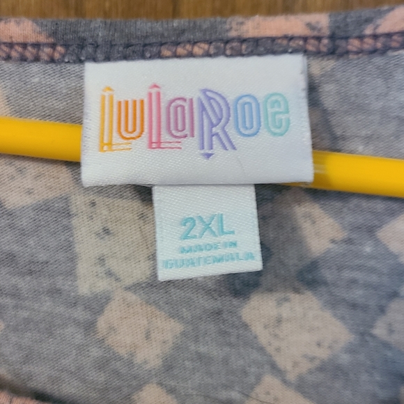LuLaRoe Irma shirt size 2XL - Picture 2 of 2